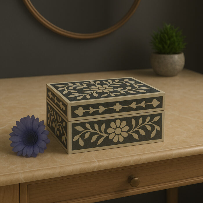 Small Jewellery Box - View - 03